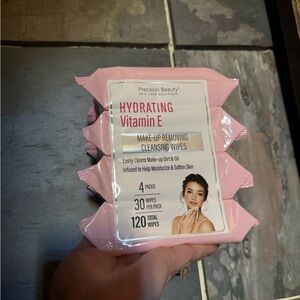 Precision Beauty Hydrating Vitamin E Makeup Removing Wipes - Pink